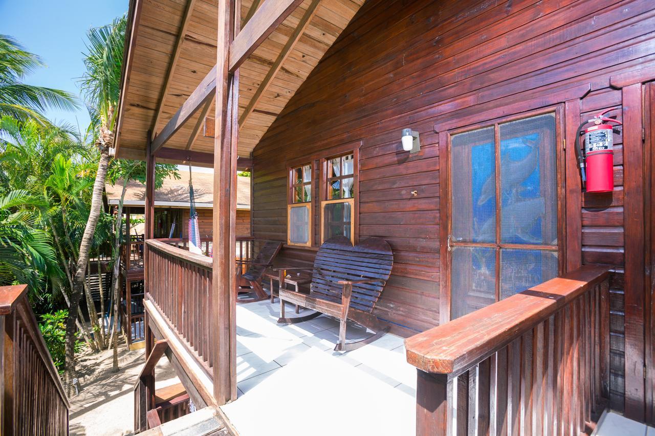 Bananarama Dive & Beach Resort West Bay Exterior foto