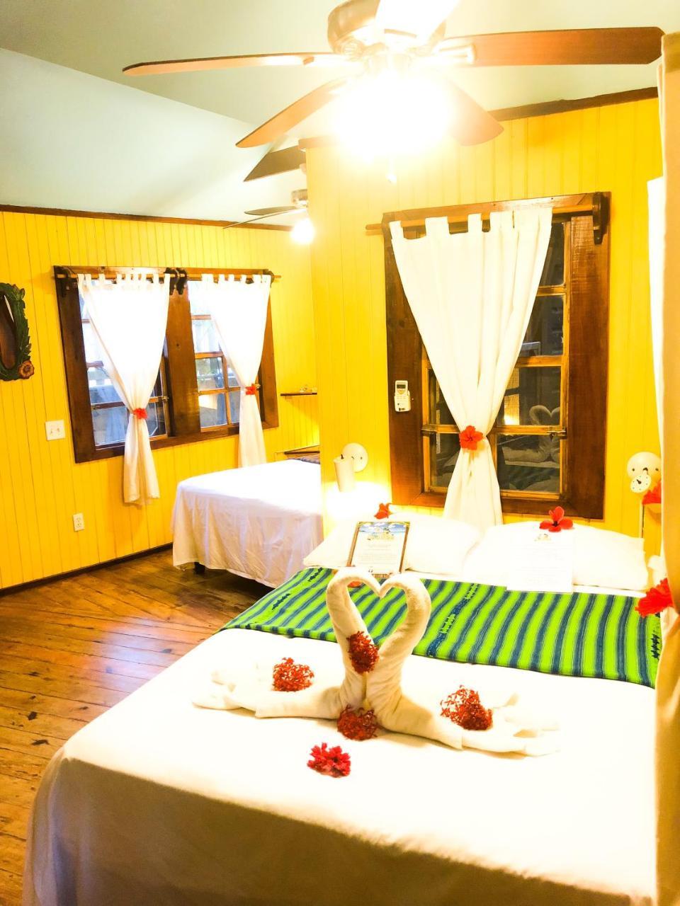 Bananarama Dive & Beach Resort West Bay Exterior foto